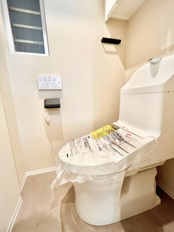 あずさわグランドハウスのトイレ|ウォシュレット付きのトイレはいつも快適！

現地ご見学希望・資料請求などお気軽にお問い合わせ下さい！
03-5990-5201