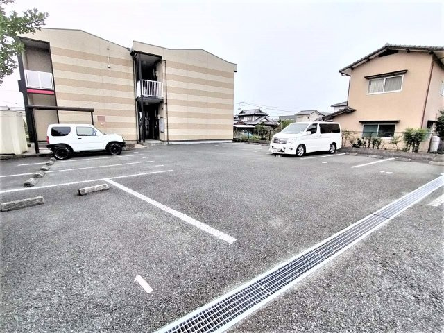 レオパレスリバーサイド野中のその他