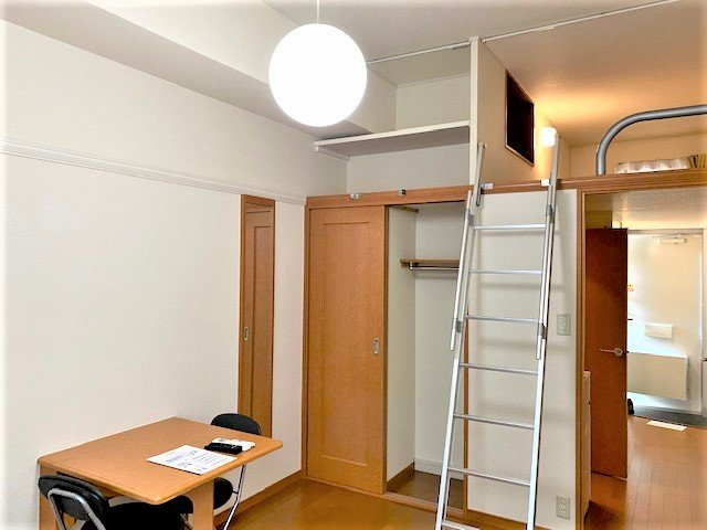 レオパレスたかのの寝室|落ち着いて過ごせるお部屋なので、寝室にいかがでしょうか