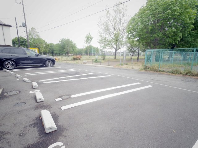 パークサイドアサミＡ棟の駐車場