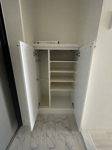 【収納】ファーストフィオーレ神戸湊町