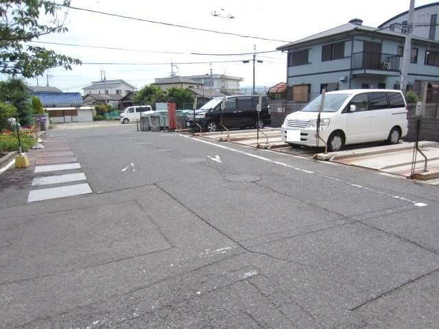 【駐車場】