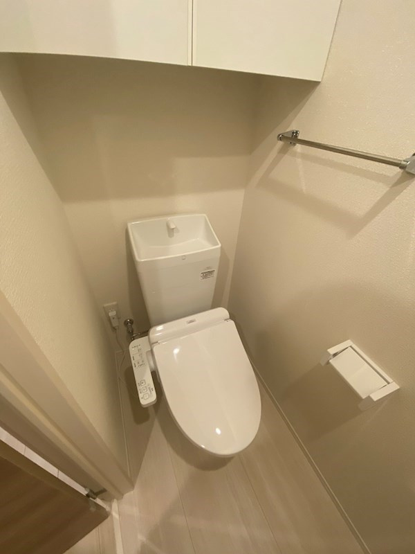フェーブ島上のトイレ|ゆったりとした空間のトイレです