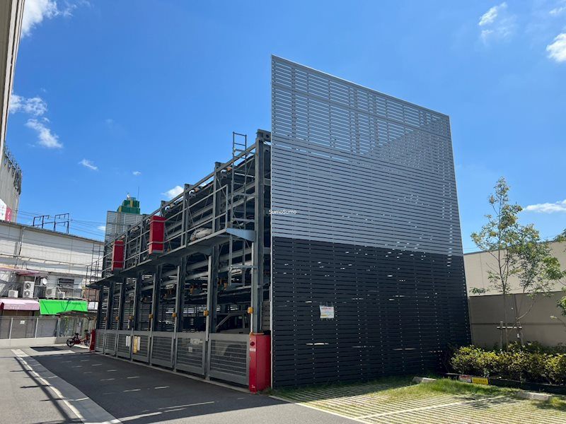 富士林プラザ15番館の駐車場