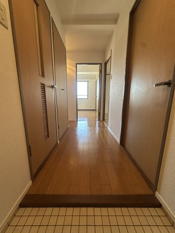 アンソール室見の玄関