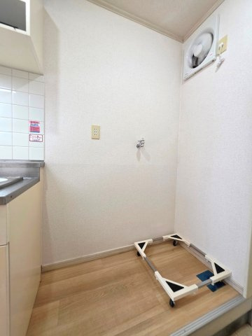 【設備】 | サンライズ西元町 | 洗濯機置場、冷蔵庫置場