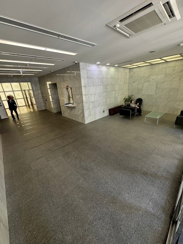 リーガルタワー船場のロビー