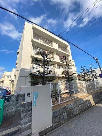 甲子園東行マンションの外観