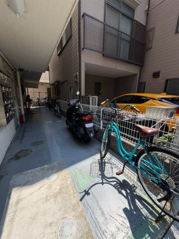 エスクィーナの駐車場