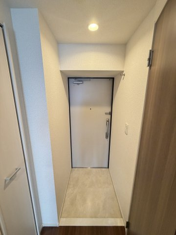 ブランドール新町の玄関