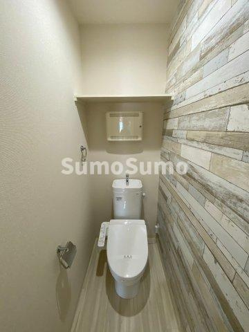 フジパレス神戸本町ウエストのトイレ|落ち着いた色調のトイレです