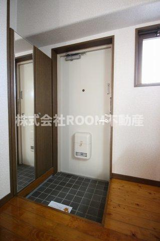 第8年見マンションのエントランス