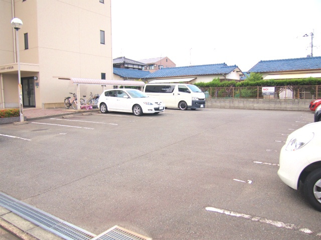 エスポワール御堂島の駐車場