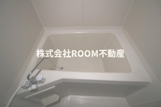 ガーデンR8の浴室