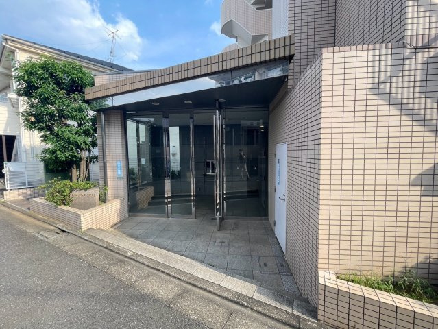ワールドパレス三軒茶屋　分譲賃貸　振分　ネット0のエントランス