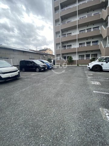 エレガンス巽の駐車場|エレガンス巽　駐車場