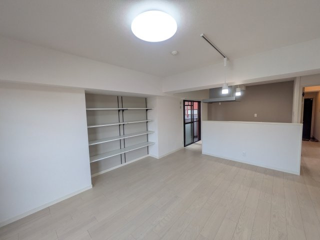 サンライフ小倉原町（A-27）の居間・リビング