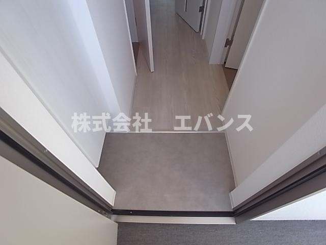 【玄関】 | ジーメゾン千葉村田町ヘルミ | 収納もある玄関です