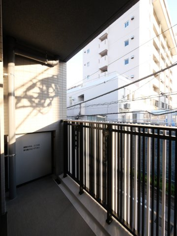 PREMIUM CUBE 中野富士見町の内装|明るい色調の室内です