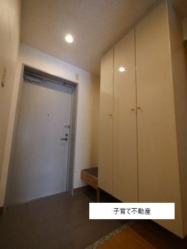 新御茶ノ水アーバントリニティの玄関