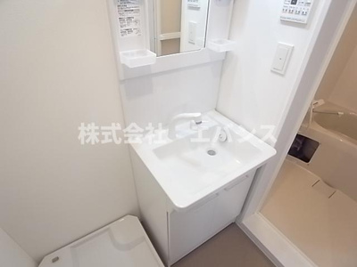 【独立洗面台】 | ジーメゾン千葉村田町ヘルミ | 独立洗面台あり、毎朝おしゃれに忙しい女性の方におすすめです