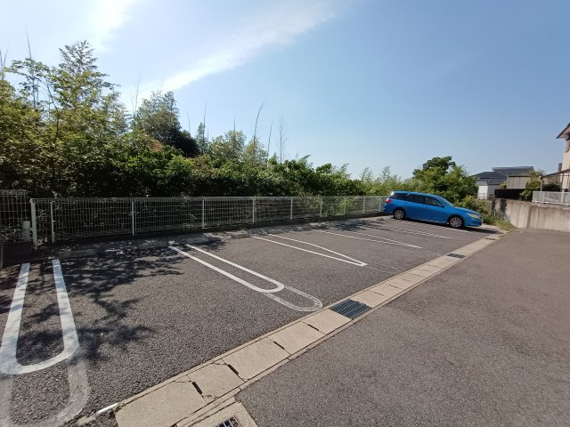 ビオスの駐車場