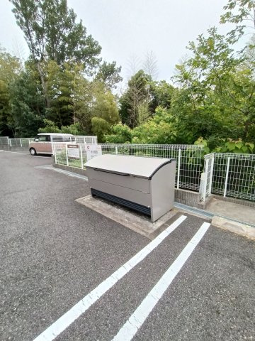 ビオスの駐車場