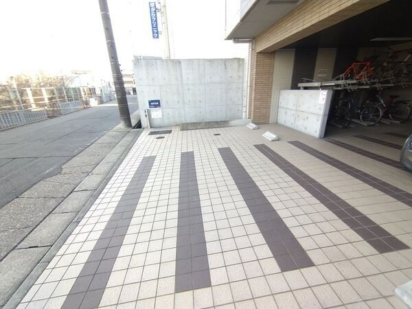 ラ・ミュー藤ヶ丘の駐車場