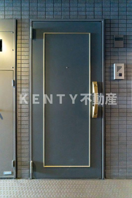【玄関】 | ルーブル東馬込 | 収納もある玄関です