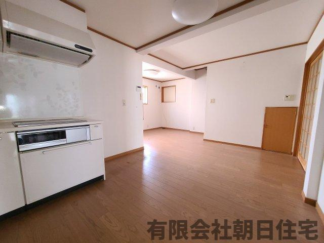 【居間・リビング】 | 東朝日町　中古戸建 1,100万円 | 居間です