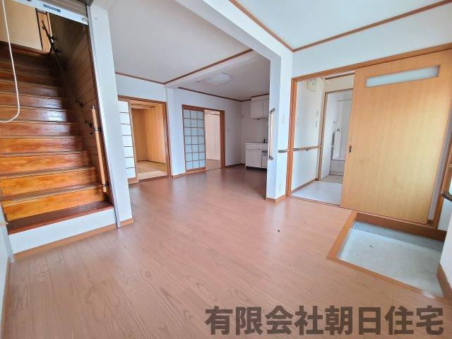 【居間・リビング】 | 東朝日町　中古戸建 1,100万円 | 居間です