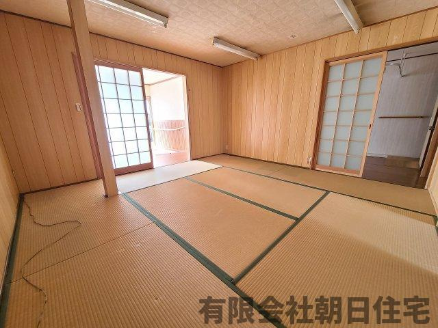 【和室】 | 東朝日町　中古戸建 1,100万円 | フローリングだけでなく、和室もあります