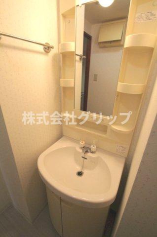 グリフィン横浜・ルミエールの独立洗面台