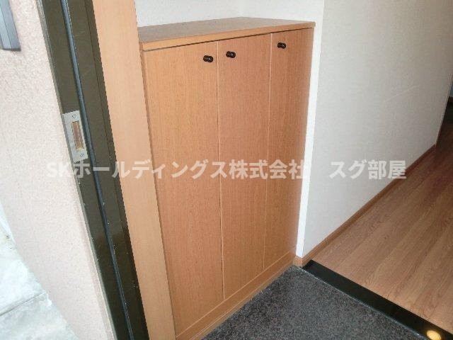 レジオン・ド’ヌールの玄関|下足箱下部