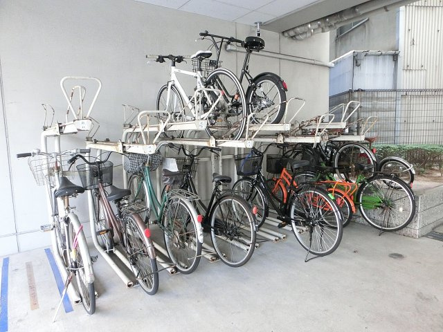エスリード難波駅前の駐車場