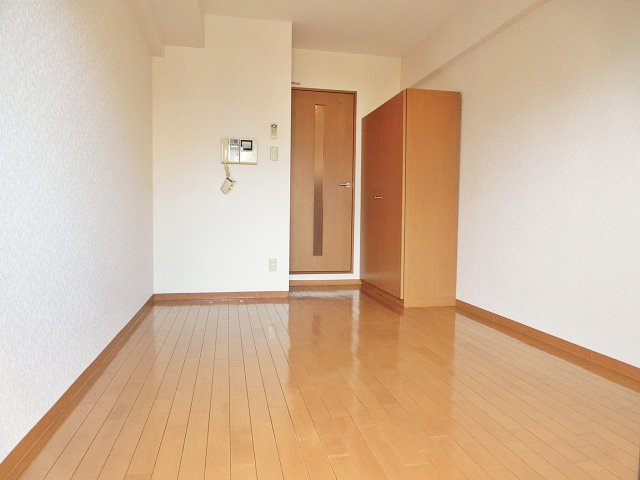 エスリード難波駅前の洋室