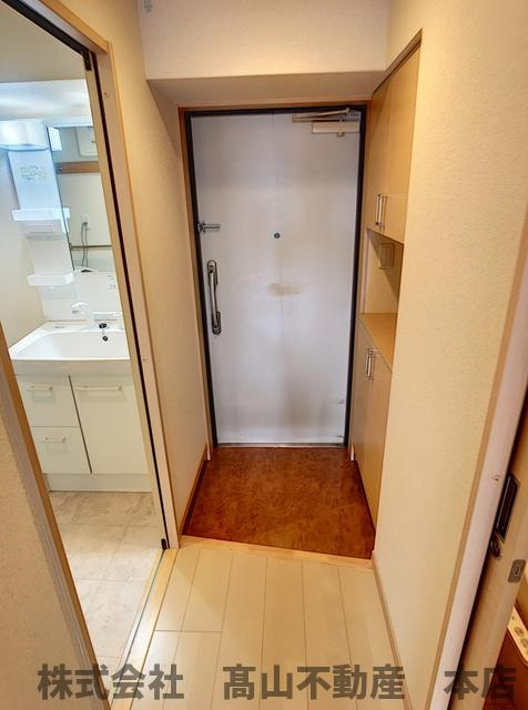 福津市日蒔野２丁目の賃貸マンションの玄関