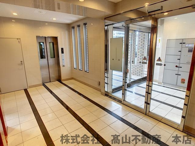 福津市日蒔野２丁目の賃貸マンションのエントランス