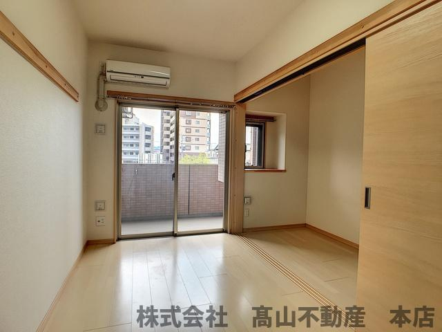 福津市日蒔野２丁目の賃貸マンションの居間・リビング