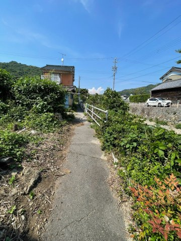 【前面道路含む現地写真】の画像
