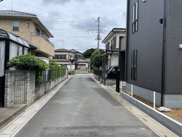 【前面道路含む現地写真】 | 白岡彦兵衛第2　新築戸建　全2棟　1号棟