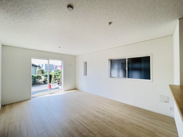 【居間・リビング】 | 白岡市篠津第7　新築戸建　全1棟　1号棟