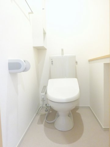 コッティ　クワハラⅠのトイレ|清潔感のあるトイレです