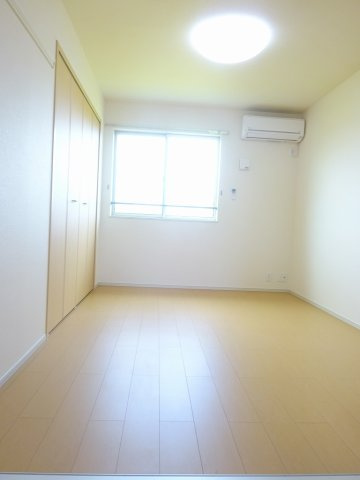 コッティ　クワハラⅠの内装|きれいな内装です