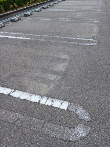 グランデ　成長　Ｂの駐車場|車をお持ちの方に嬉しい駐車場付きの物件です