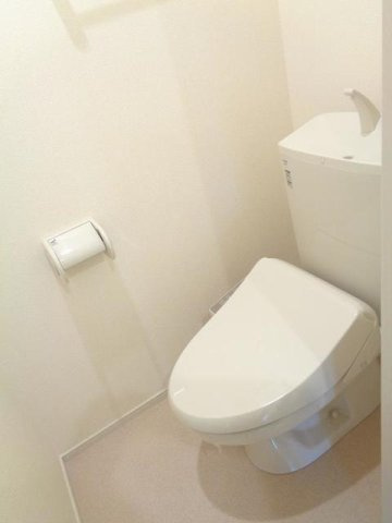サン　サン　ブリッジⅠのトイレ|ゆったりとした空間のトイレです