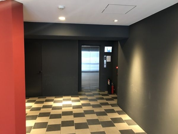 グランパシフィック聖天坂のエントランス