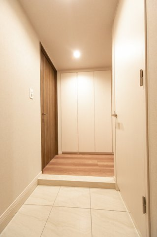 ＶＩＳＴＡ西早稲田の玄関|※写真は同タイプ住戸です。