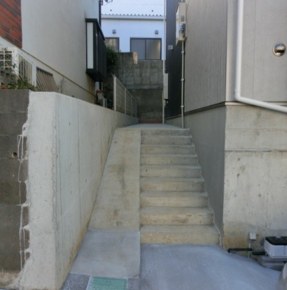 iSメゾン前原のエントランス