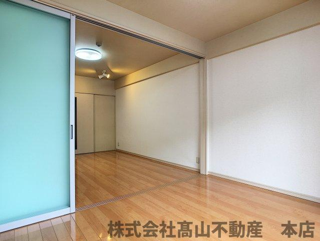 宗像市徳重の賃貸マンションの居間・リビング
